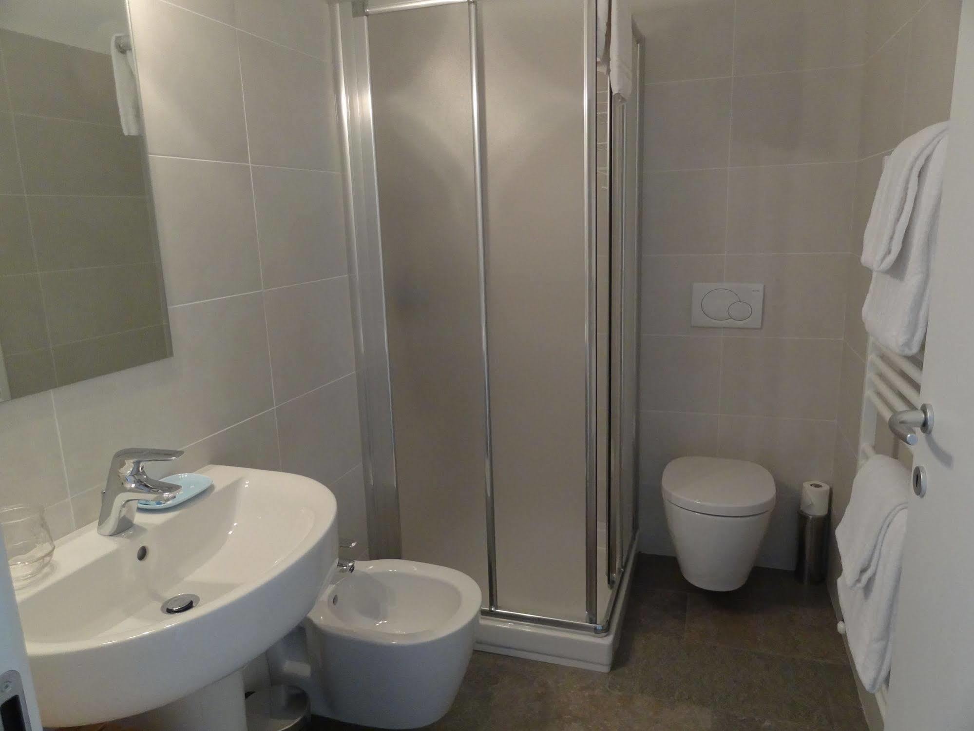 Helianthus Residence Cannero Riviera Ngoại thất bức ảnh